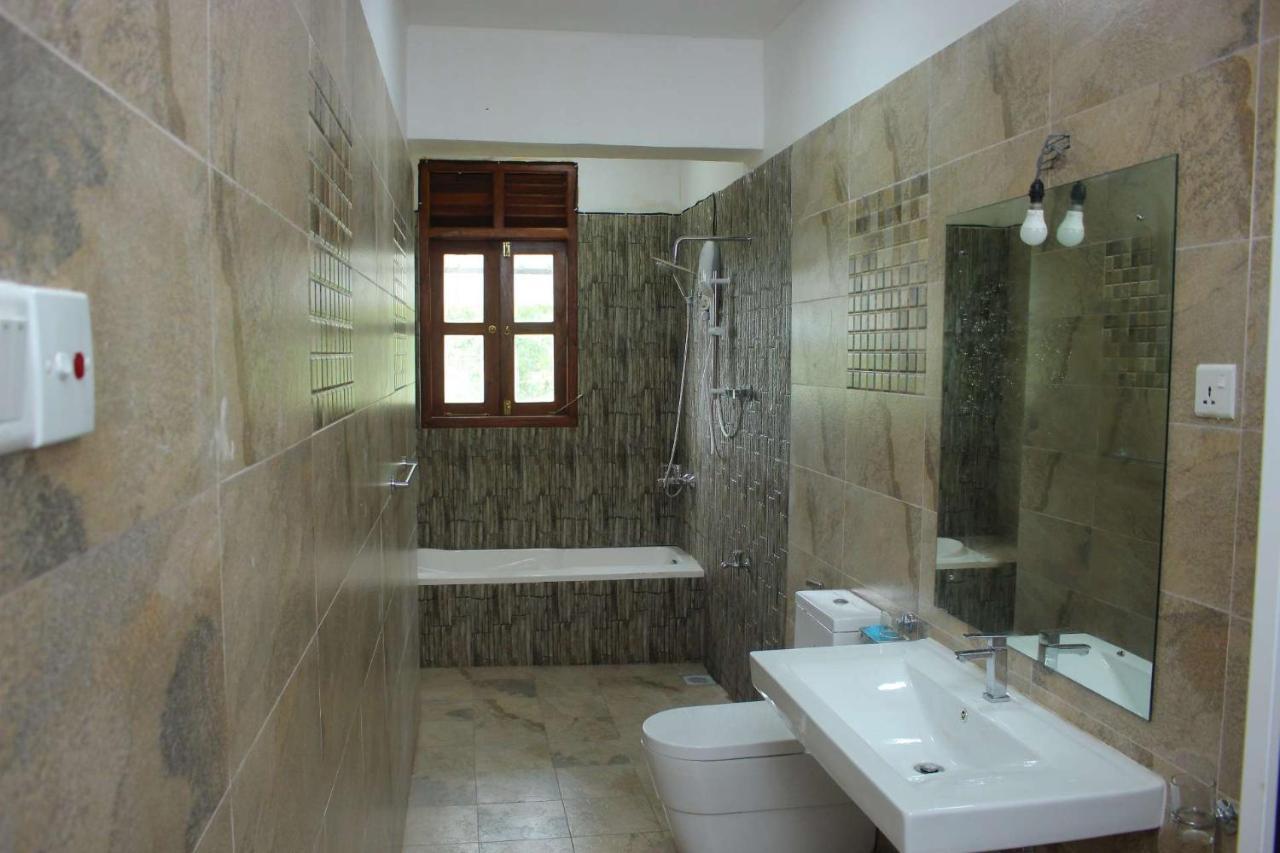 Heritage Eco Resort Kelaniya Esterno foto