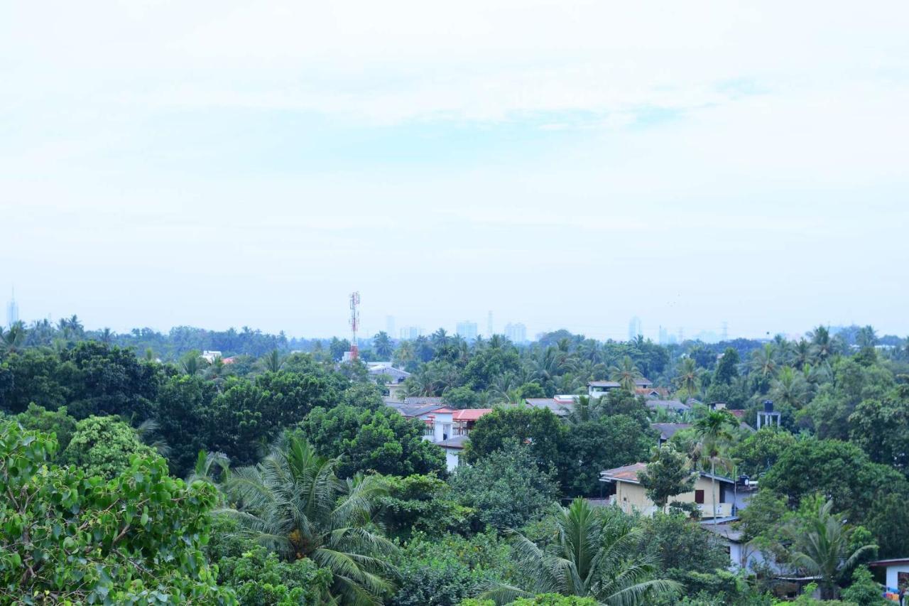Heritage Eco Resort Kelaniya Esterno foto