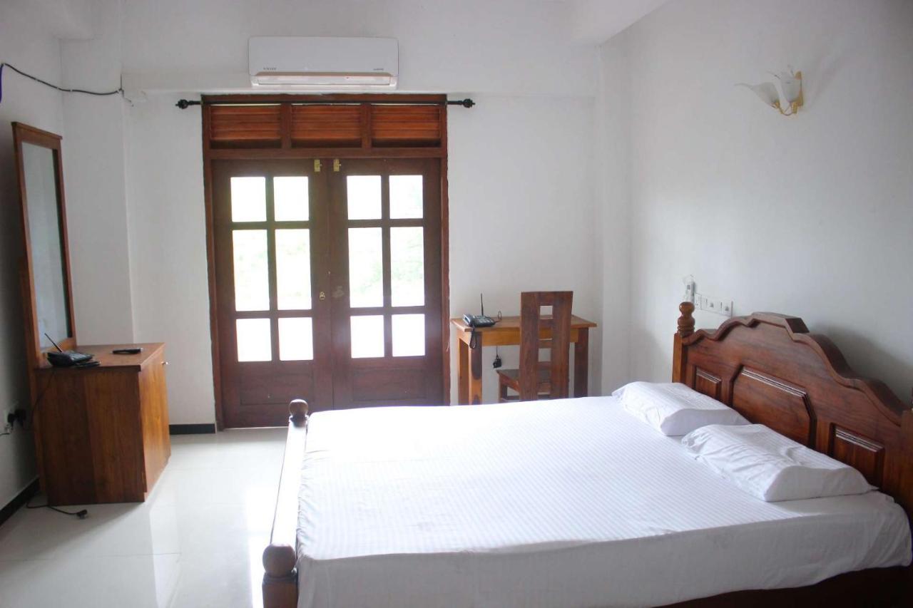 Heritage Eco Resort Kelaniya Esterno foto