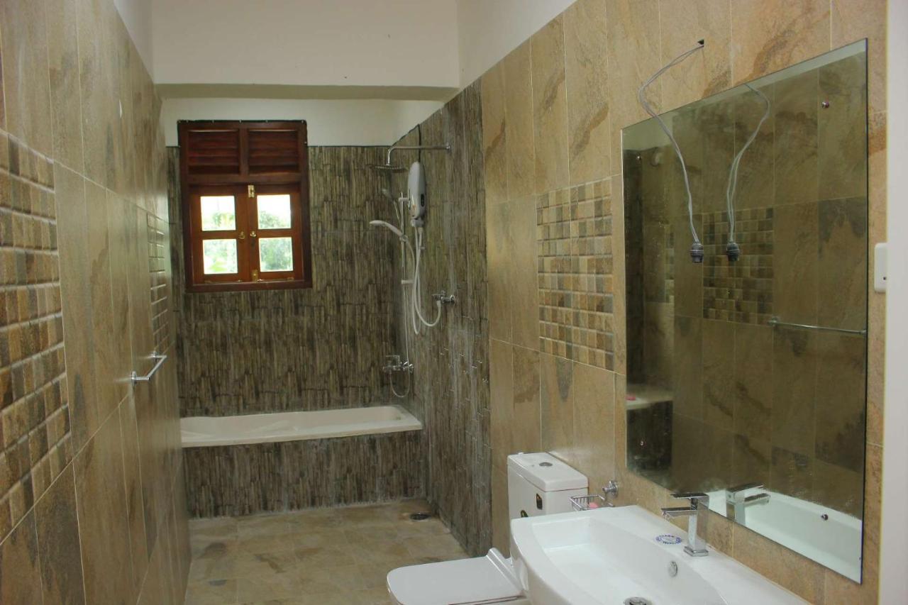 Heritage Eco Resort Kelaniya Esterno foto