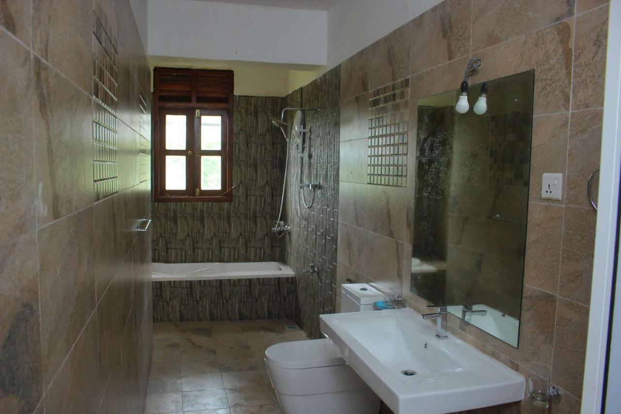 Heritage Eco Resort Kelaniya Esterno foto